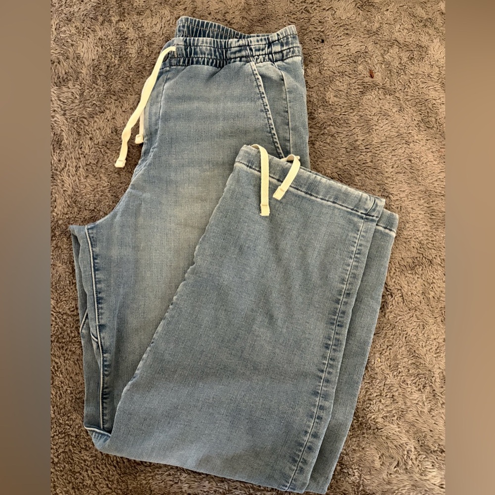 AE LOOSE PULL ON JEAN